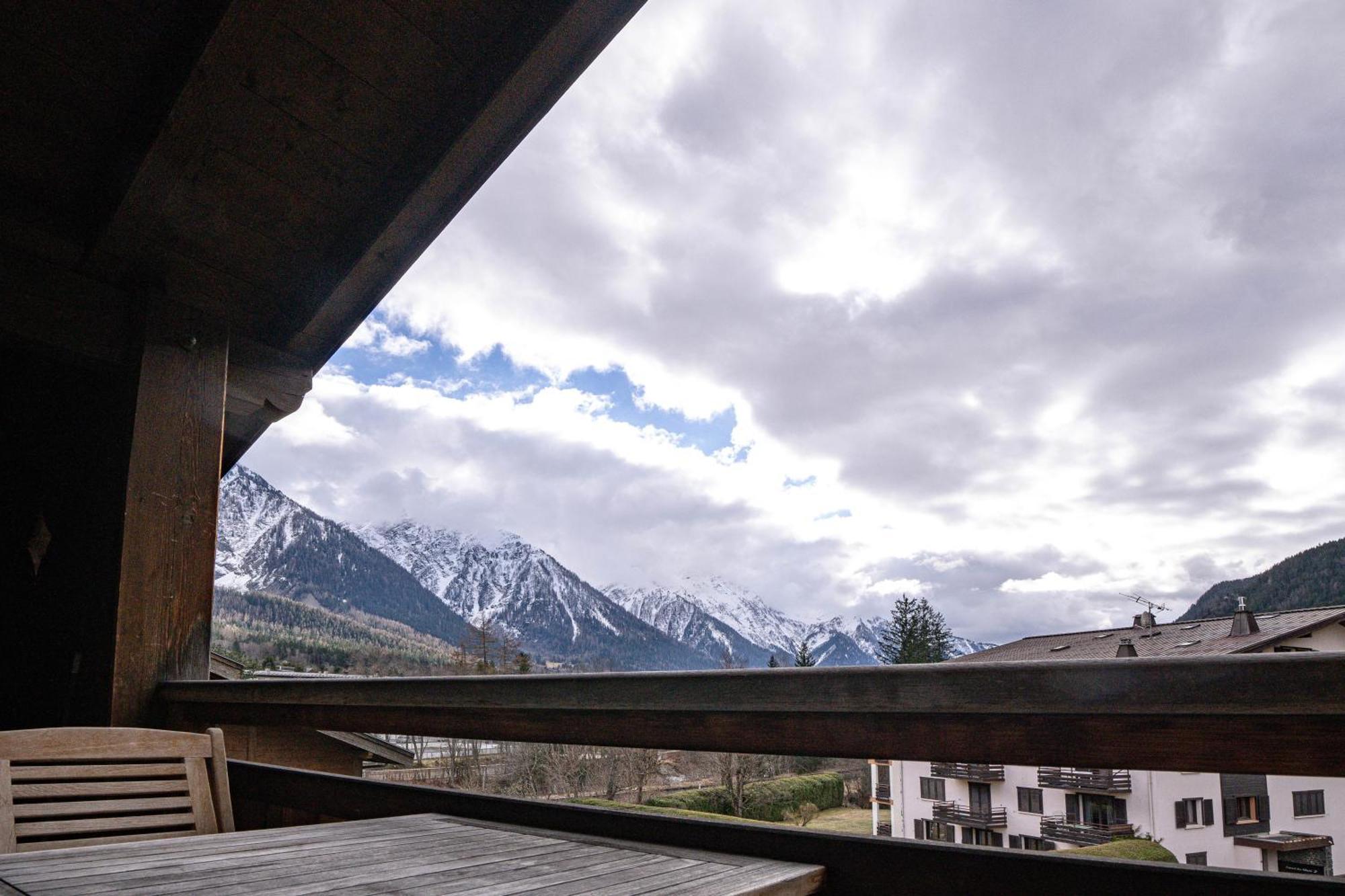 Apartment Capucin - A 3 Bedroom Chamonix Mountain Loft Exteriör bild