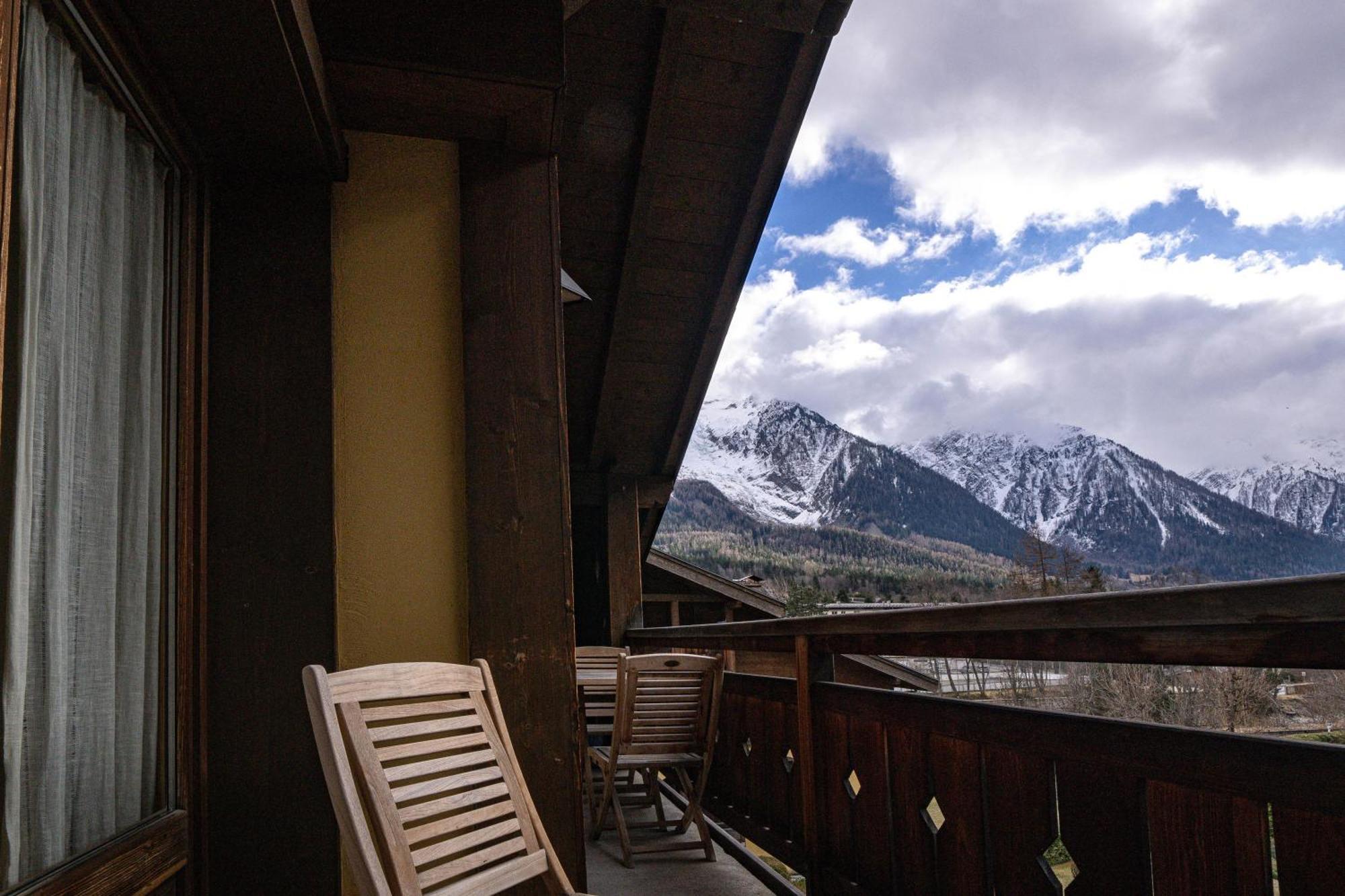 Apartment Capucin - A 3 Bedroom Chamonix Mountain Loft Exteriör bild
