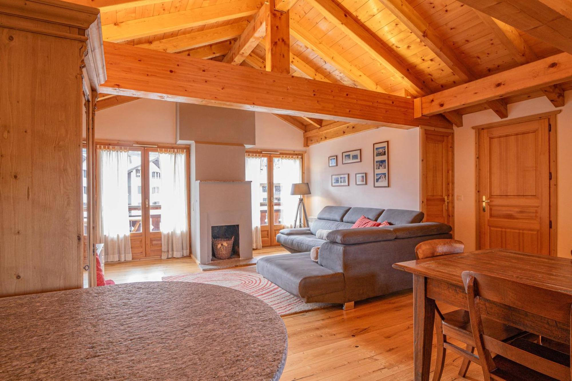 Apartment Capucin - A 3 Bedroom Chamonix Mountain Loft Exteriör bild