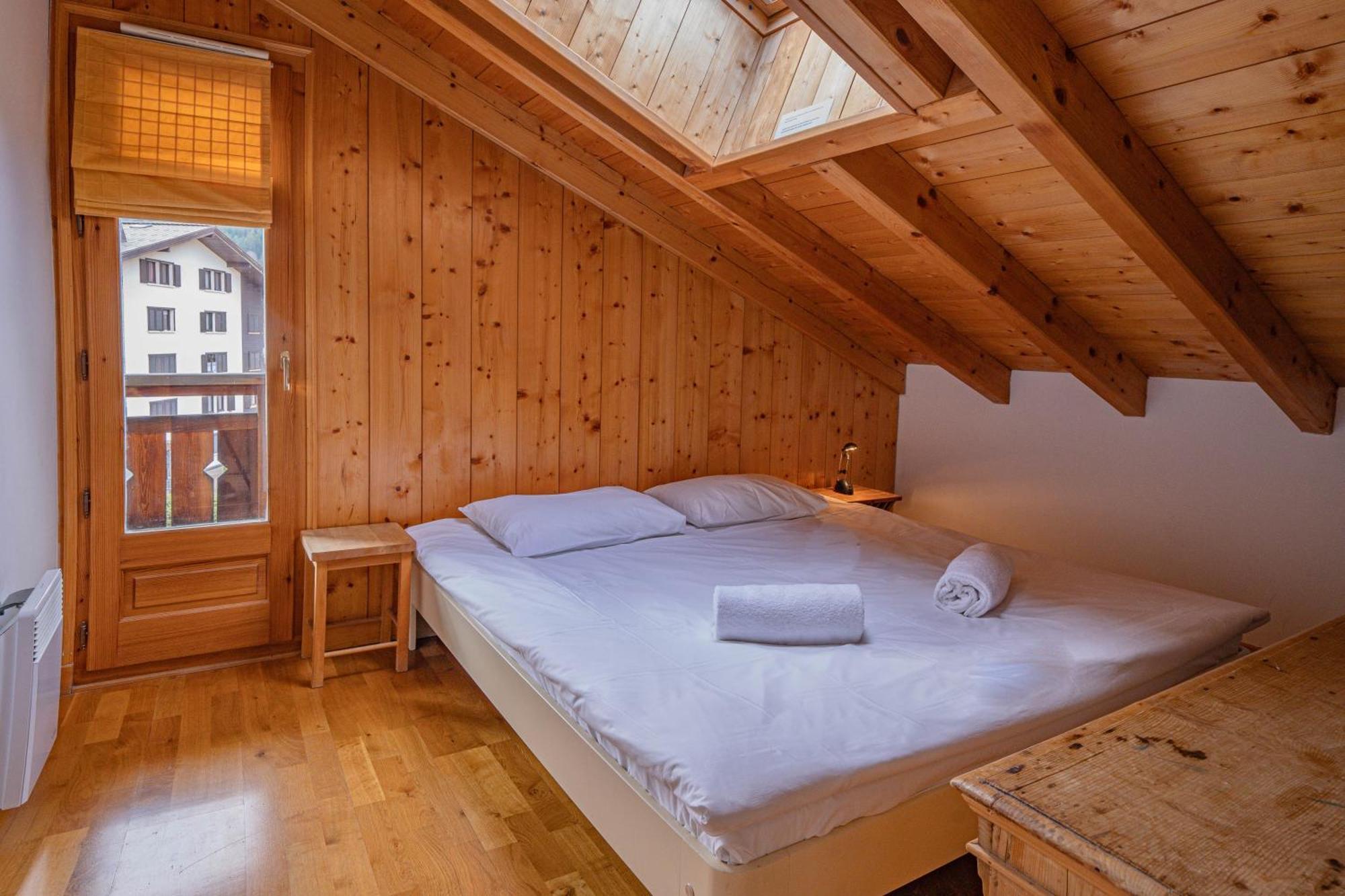 Apartment Capucin - A 3 Bedroom Chamonix Mountain Loft Exteriör bild