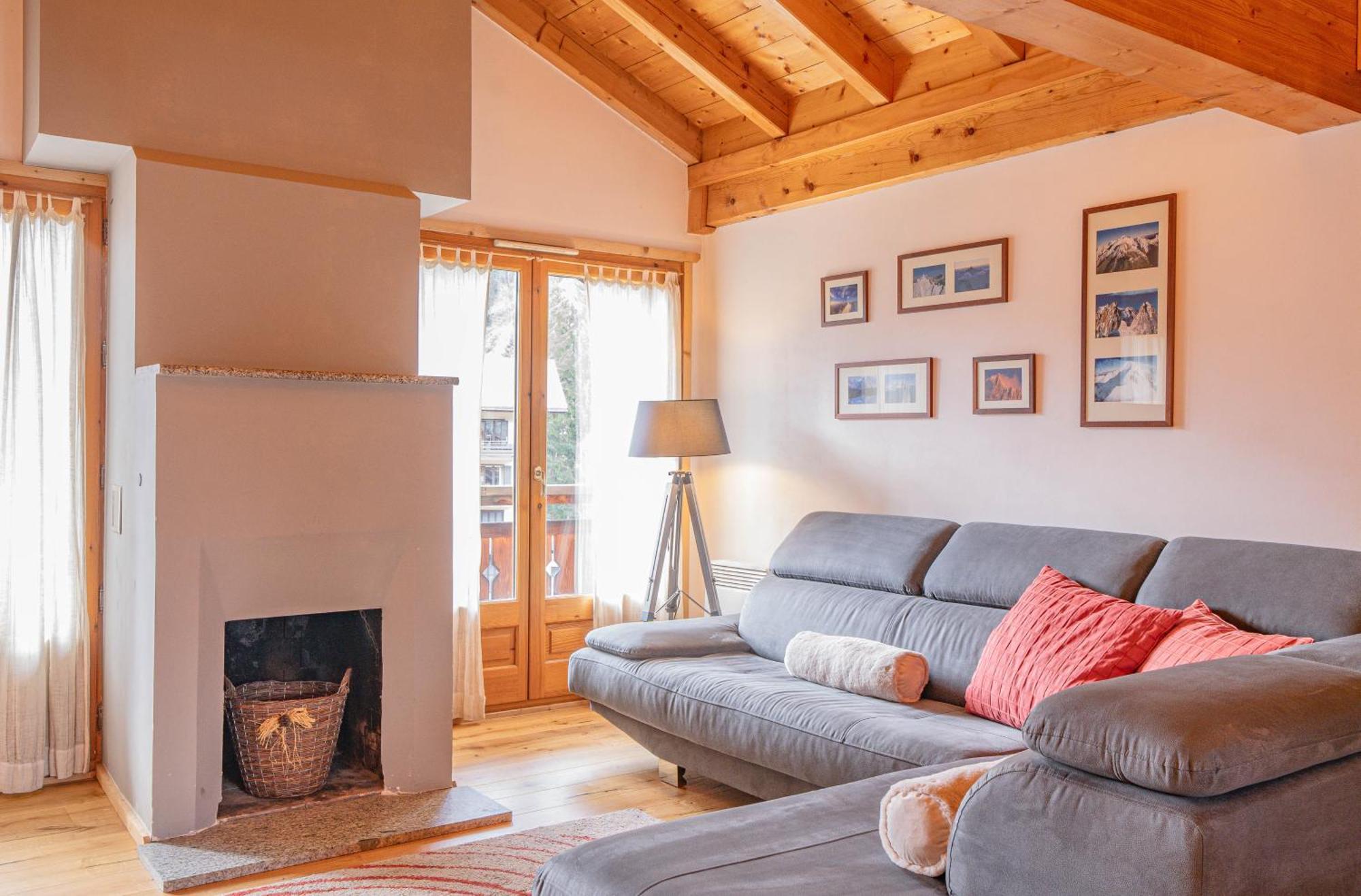 Apartment Capucin - A 3 Bedroom Chamonix Mountain Loft Exteriör bild