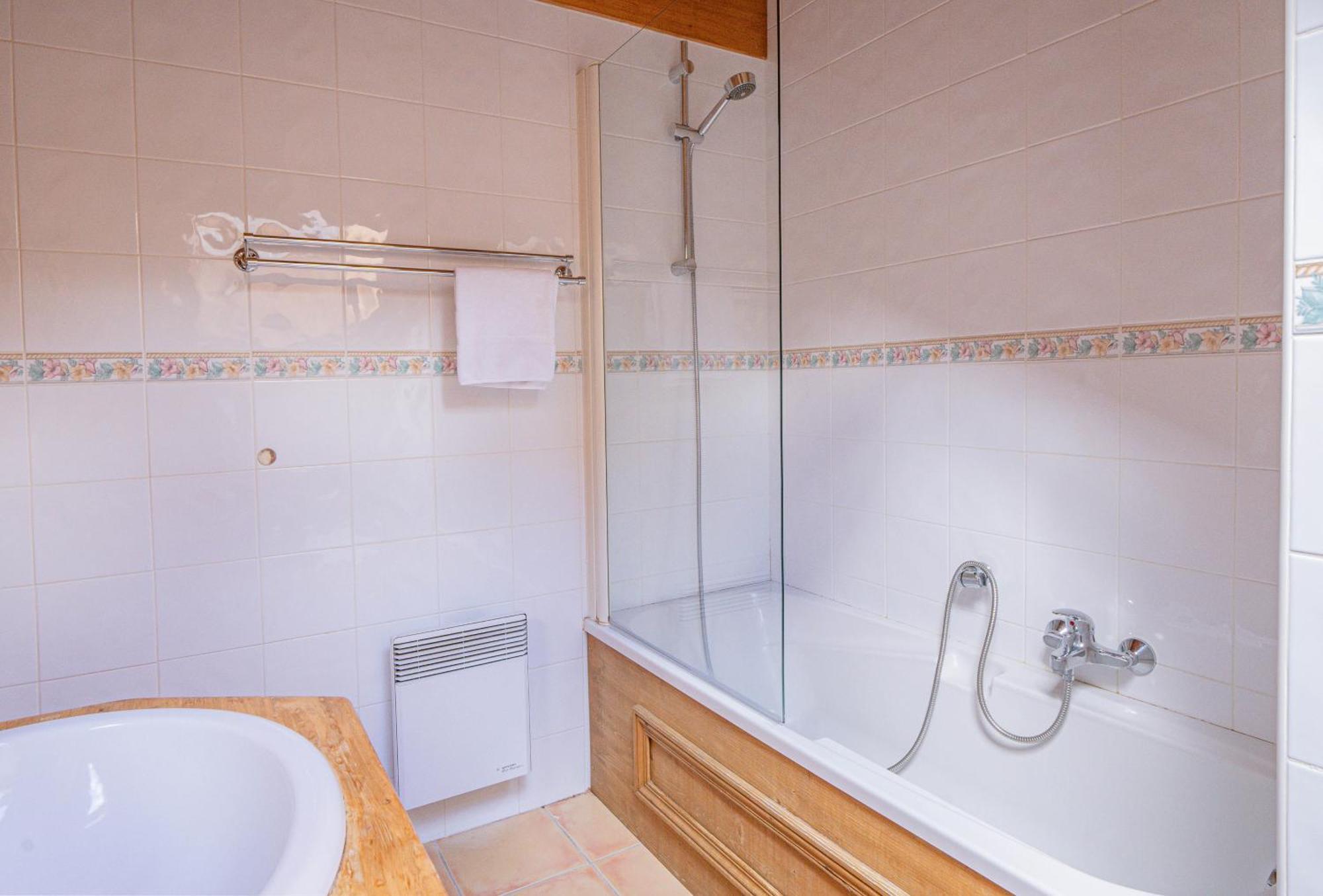 Apartment Capucin - A 3 Bedroom Chamonix Mountain Loft Exteriör bild