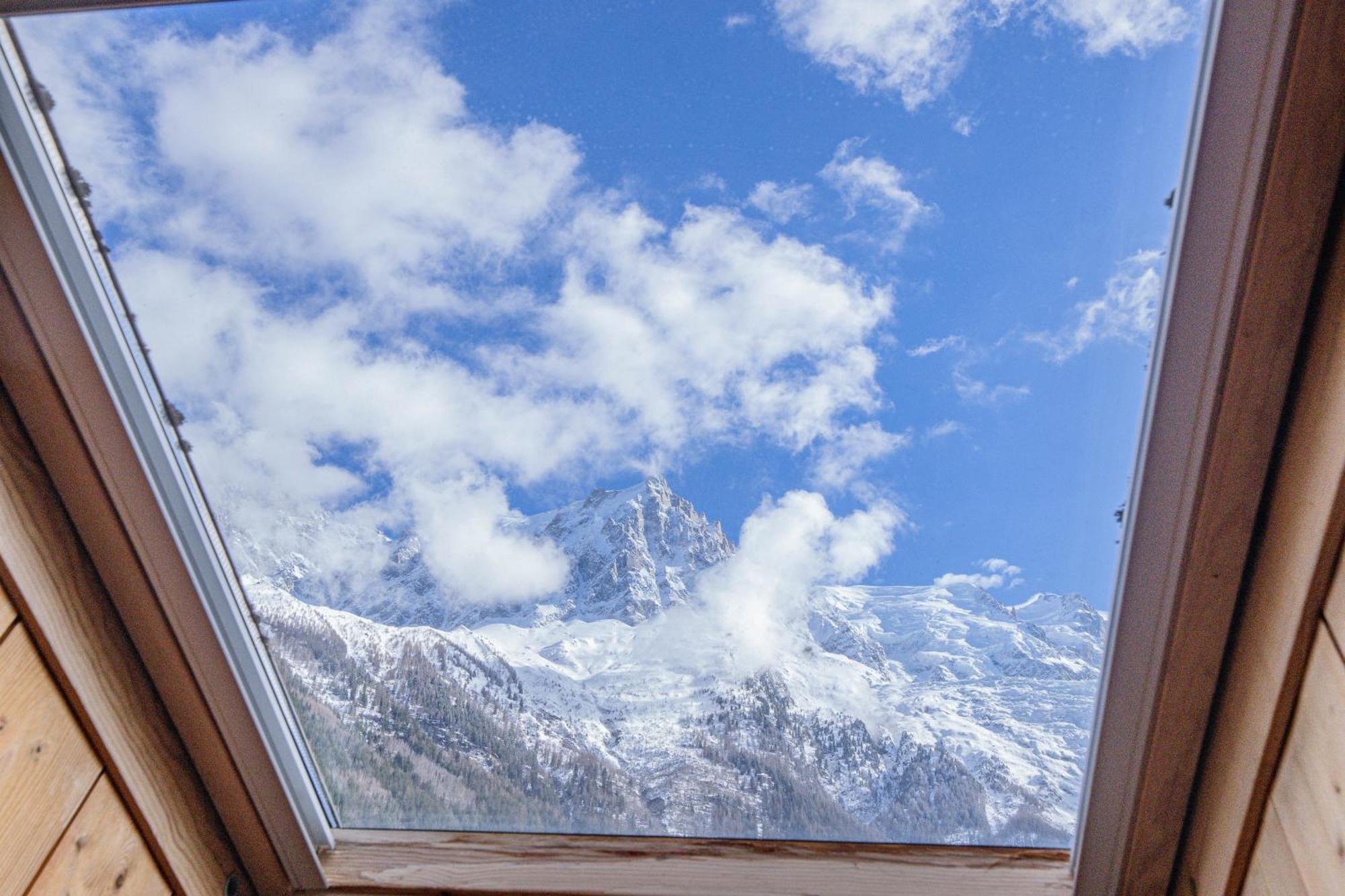 Apartment Capucin - A 3 Bedroom Chamonix Mountain Loft Exteriör bild