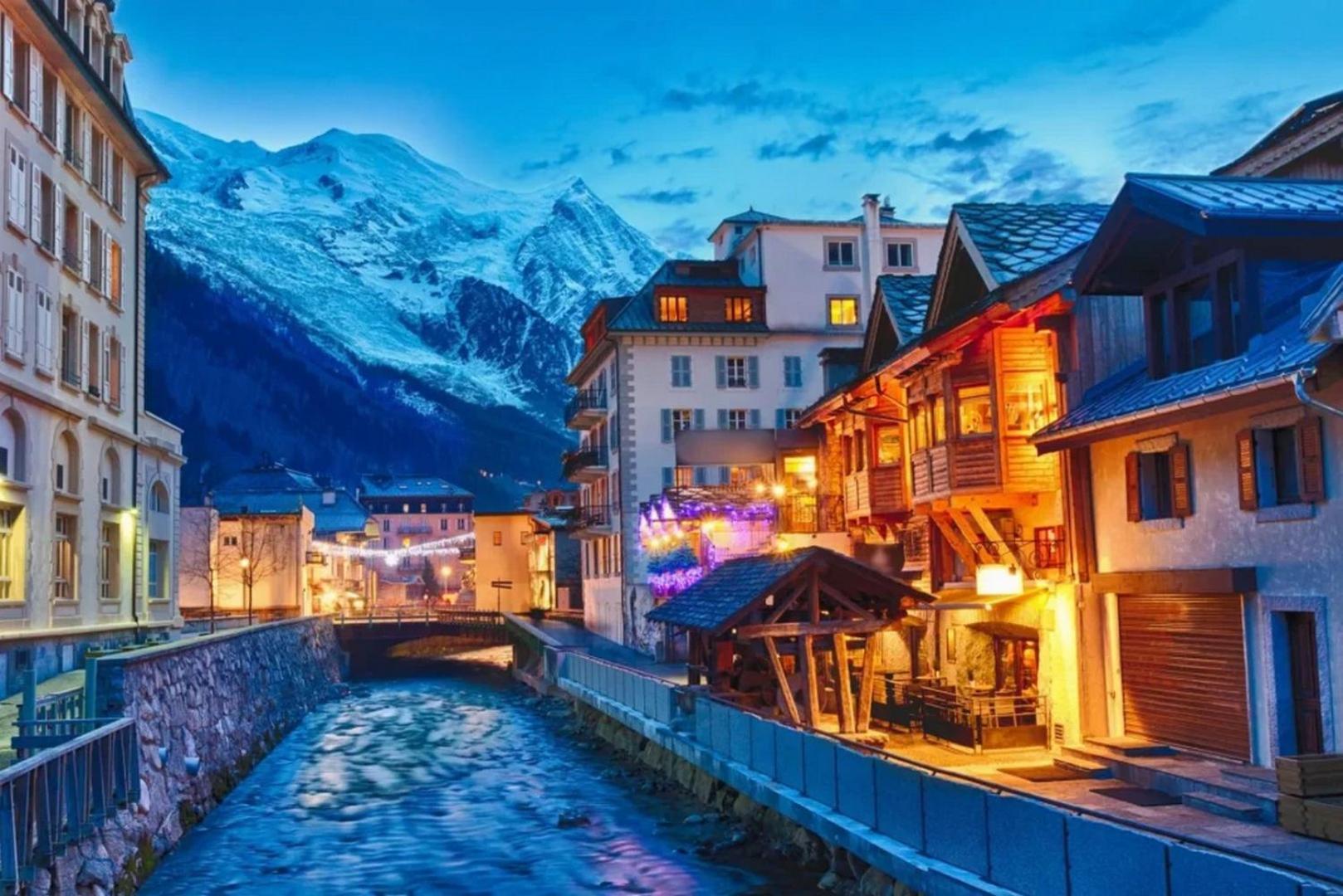 Apartment Capucin - A 3 Bedroom Chamonix Mountain Loft Exteriör bild