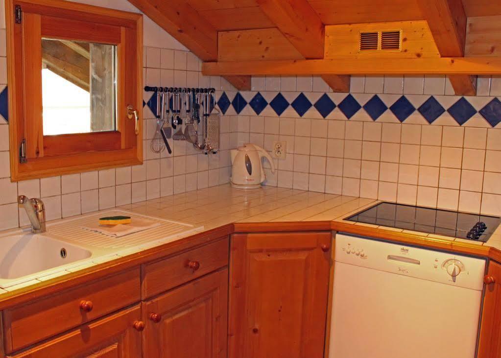 Apartment Capucin - A 3 Bedroom Chamonix Mountain Loft Exteriör bild