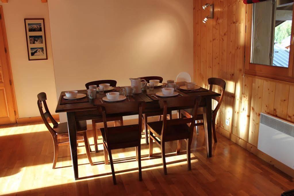 Apartment Capucin - A 3 Bedroom Chamonix Mountain Loft Exteriör bild